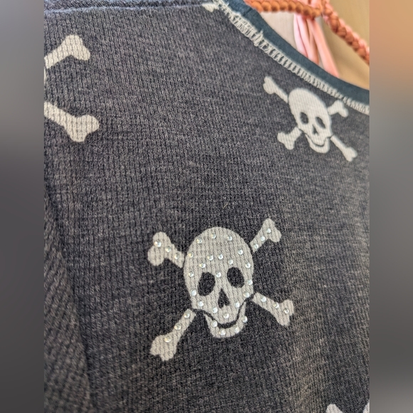 Skull Top - Picture 5 of 5